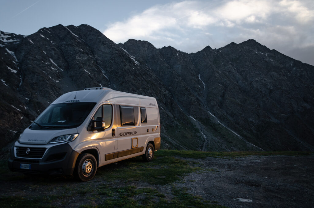 Road trip in Camper tra i valichi di montagna